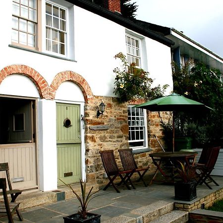 Waterside Holiday Cottages 特鲁罗 外观 照片