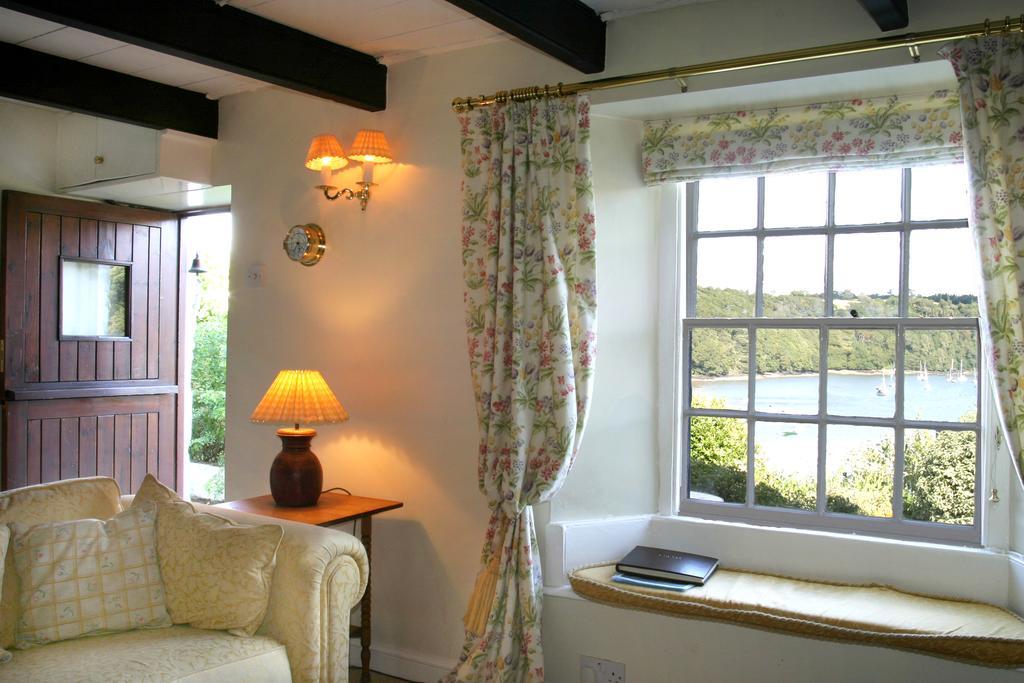 Waterside Holiday Cottages 特鲁罗 外观 照片