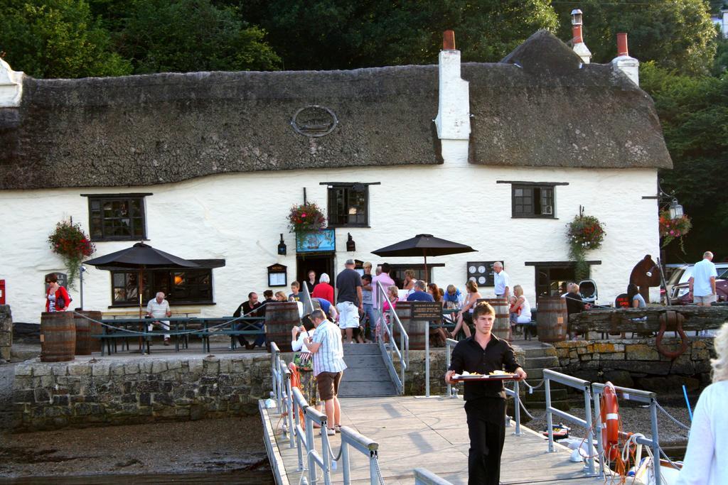 Waterside Holiday Cottages 特鲁罗 外观 照片